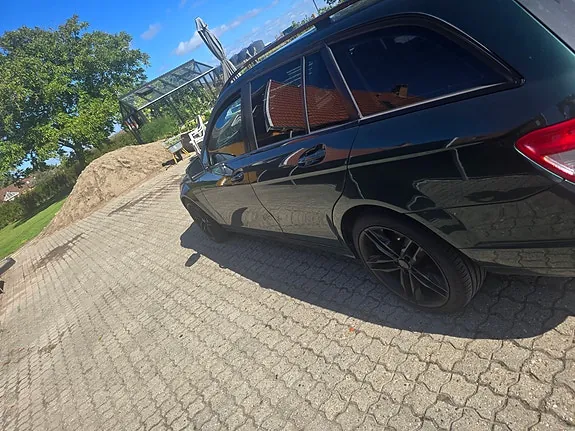 Mercedes-Benz C200 2010 photo 5