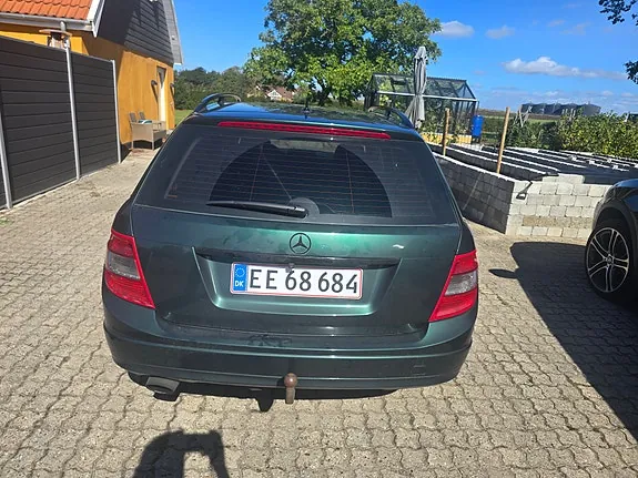 Mercedes-Benz C200 2010 photo 3