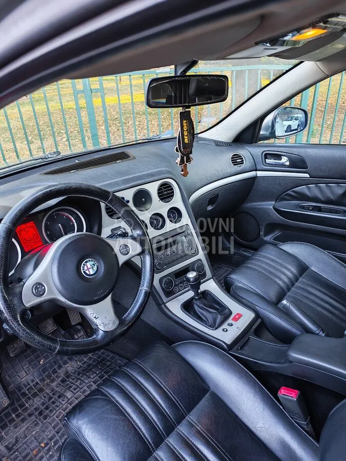 Alfa Romeo 159 2007 photo 5