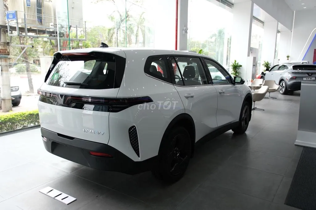 Vinfast Mpv7