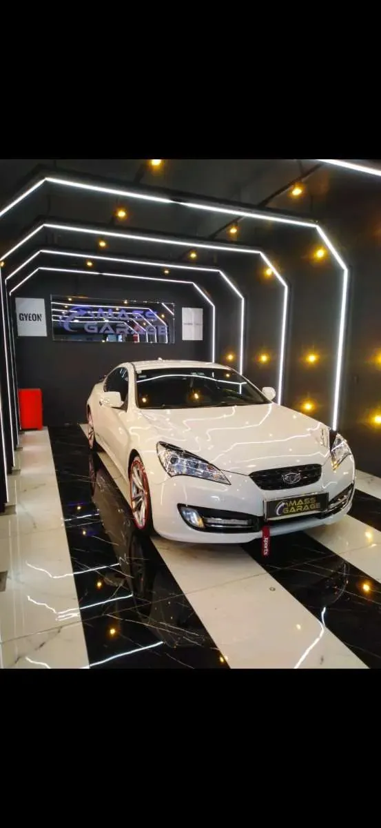 Hyundai Genesis 2011 photo 2