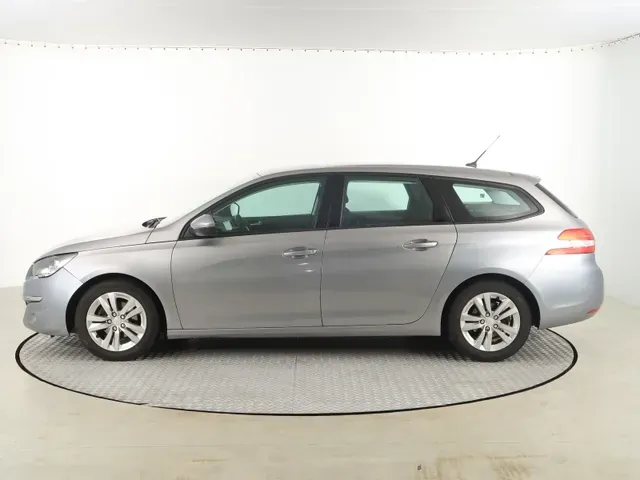 Peugeot 308 Sw 2015 photo 2