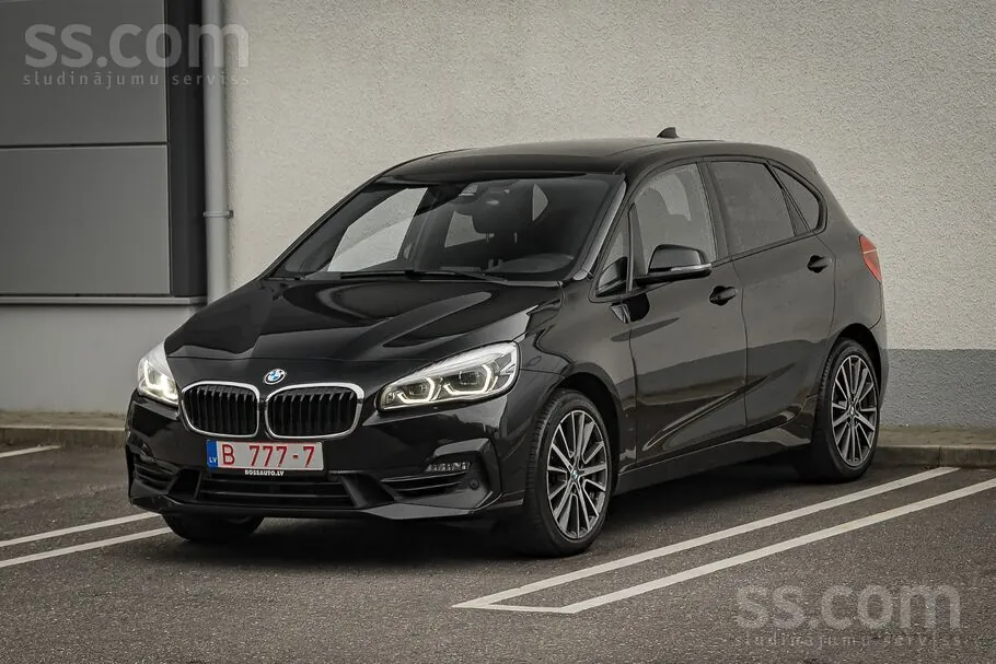 BMW 220I