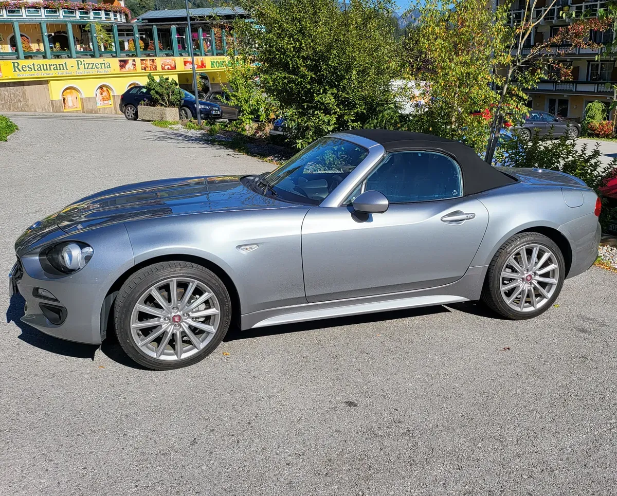 Fiat 124 Spider 2018 photo 2