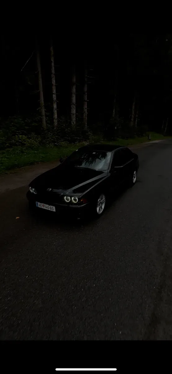 BMW 5 Series 2003 photo 2