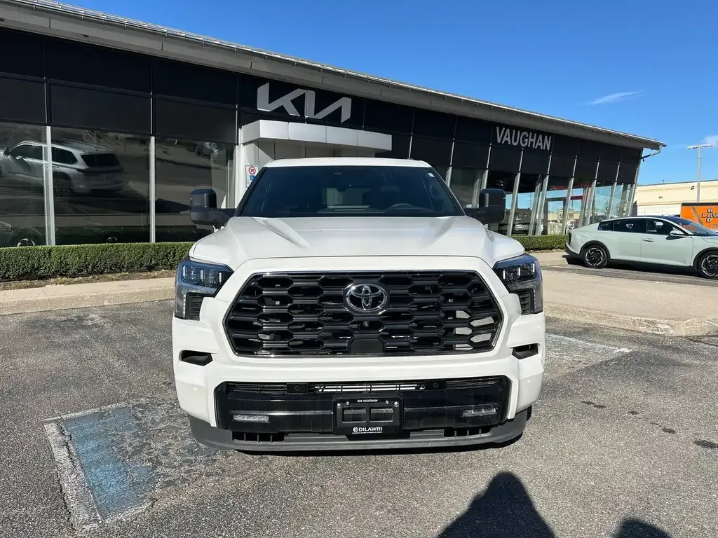 Toyota Sequoia 2025 photo 2