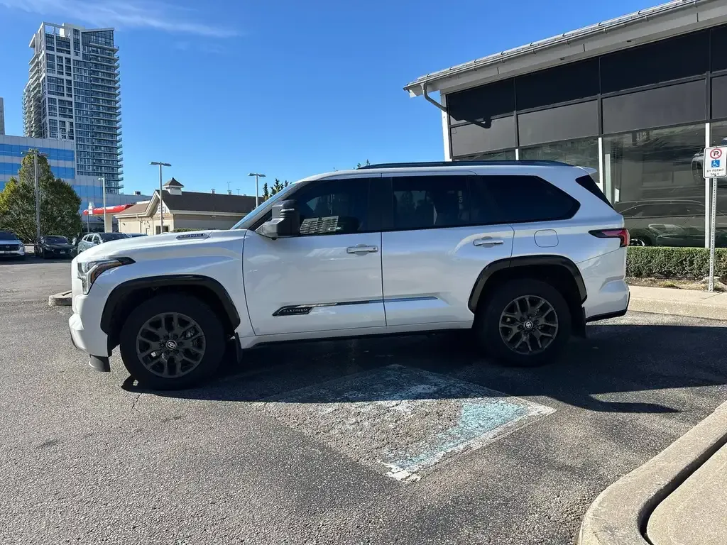 Toyota Sequoia 2025 photo 4
