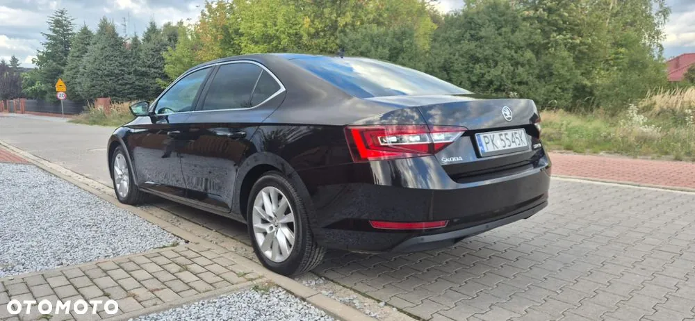 Skoda Superb 2016 photo 4