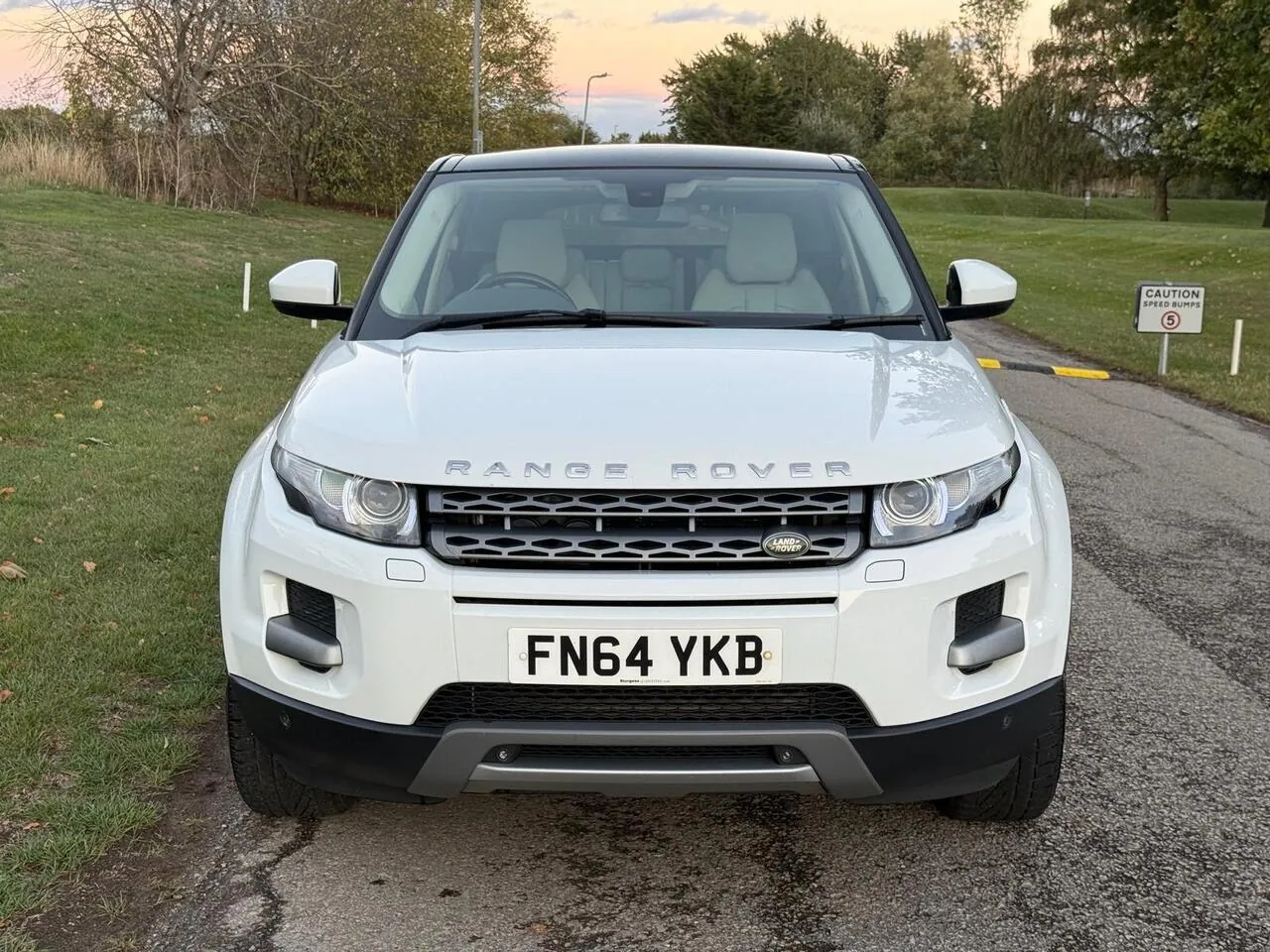 Land Rover Range Rover Evoque 2014 photo 2