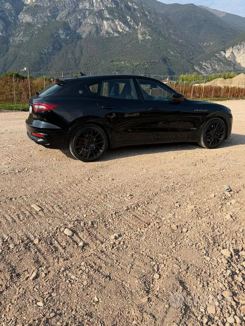 Maserati Levante 2018 photo 4