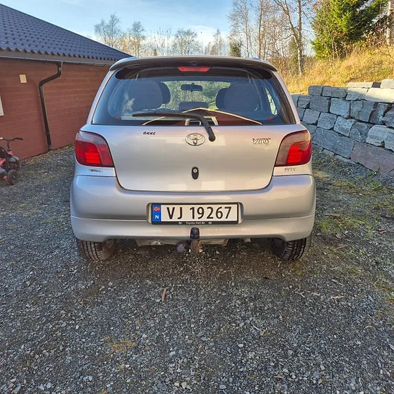 Toyota Yaris 2002 photo 3