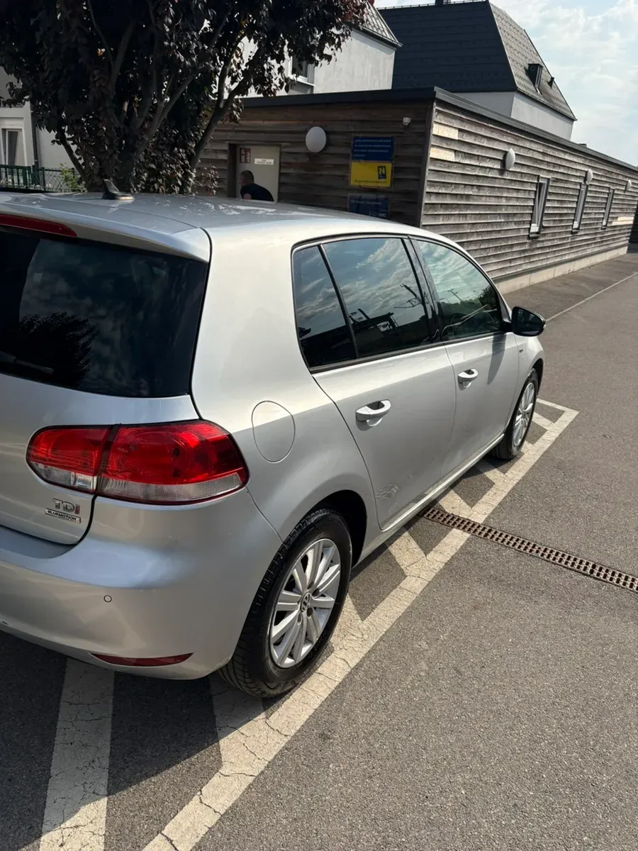 Volkswagen Golf 2012 photo 2