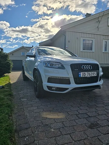 Audi Q7 2015 photo 2