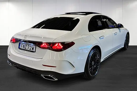 Mercedes-Benz E300 De 2026 photo 3