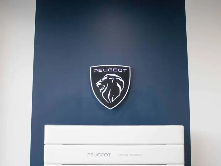 Peugeot 2008 2023 photo 3