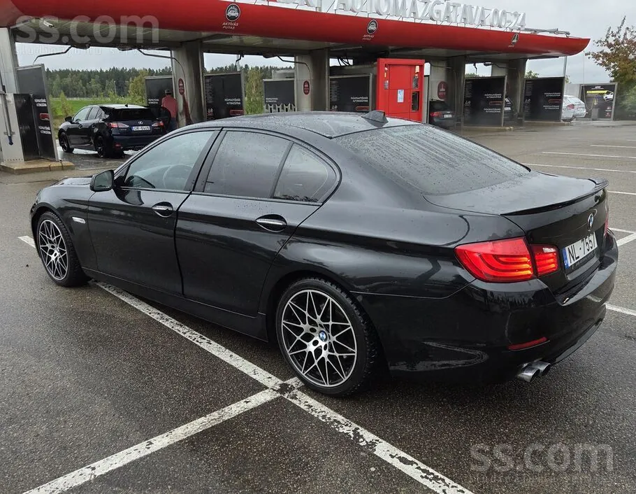 BMW 525D 2011 photo 2