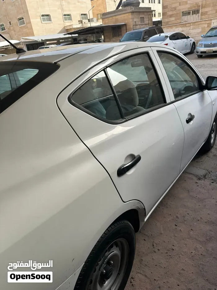 Nissan Sunny 2018 photo 3