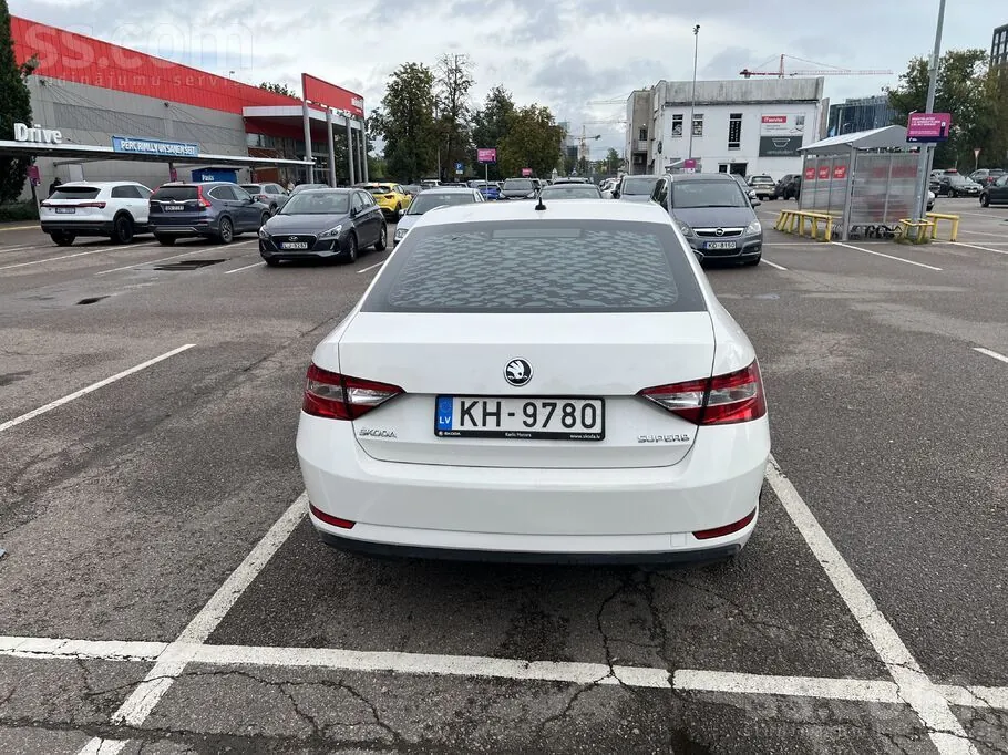 Skoda Superb 2016 photo 4
