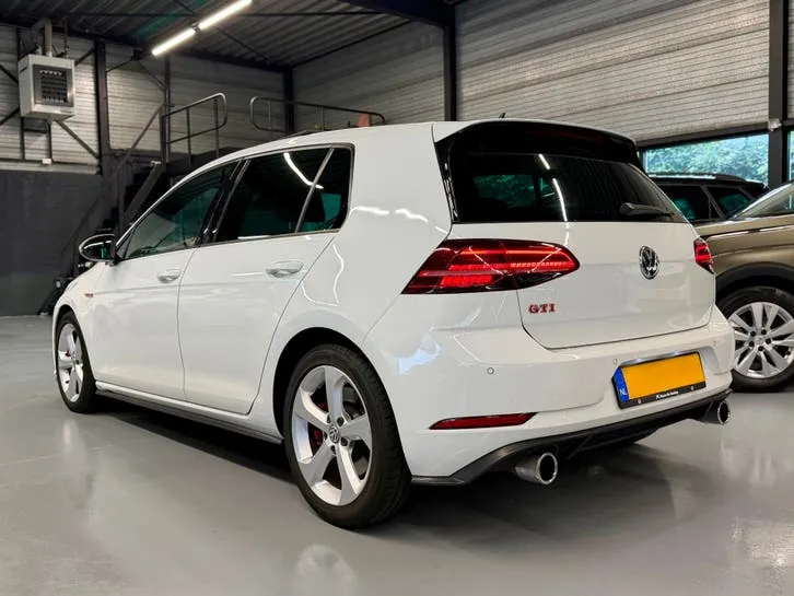 Volkswagen Golf 2019 photo 2