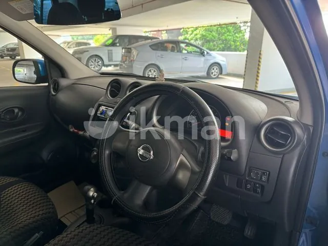 Nissan March 2011 photo 2