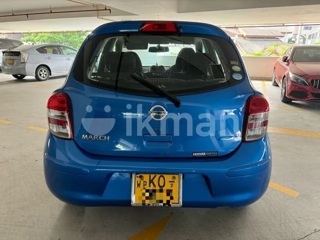 Nissan March 2011 photo 3