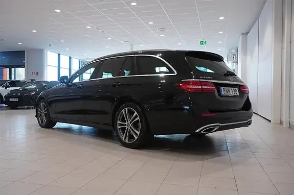 Mercedes-Benz E 220 2021 photo 3