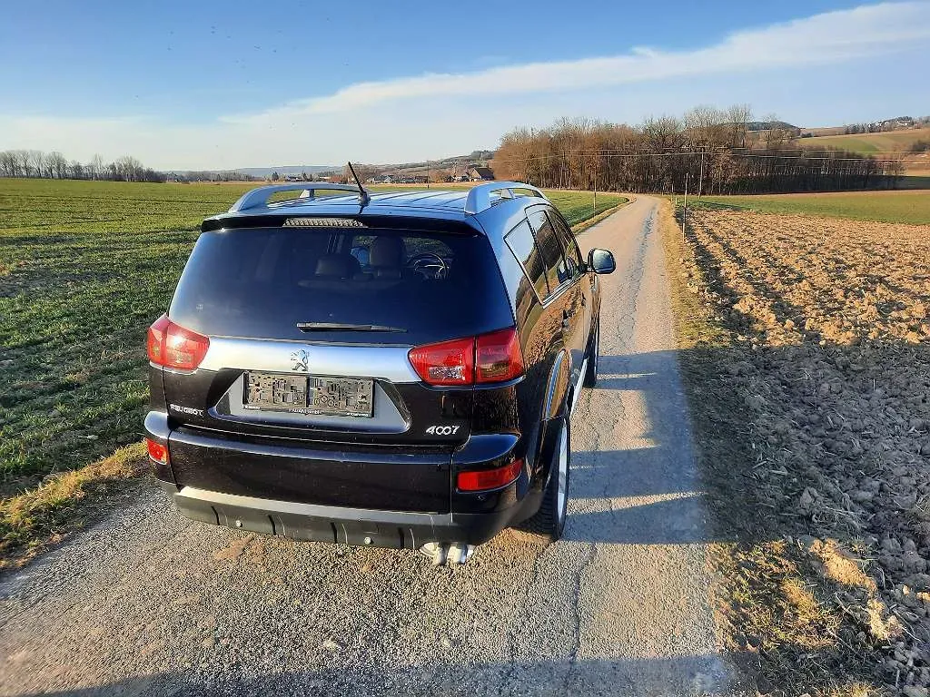 Peugeot 4007 2008 photo 3