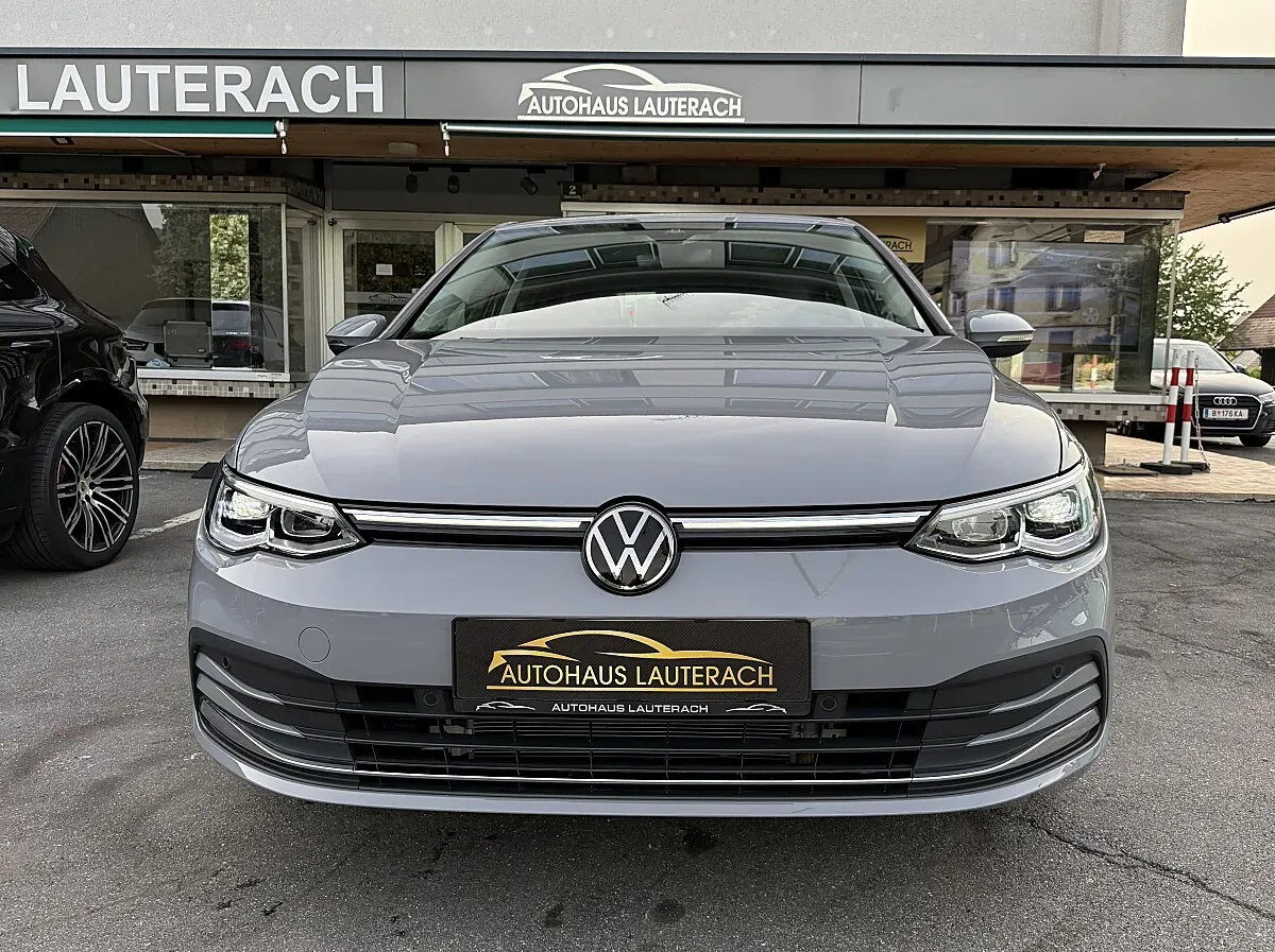 Volkswagen Golf 2024 photo 2