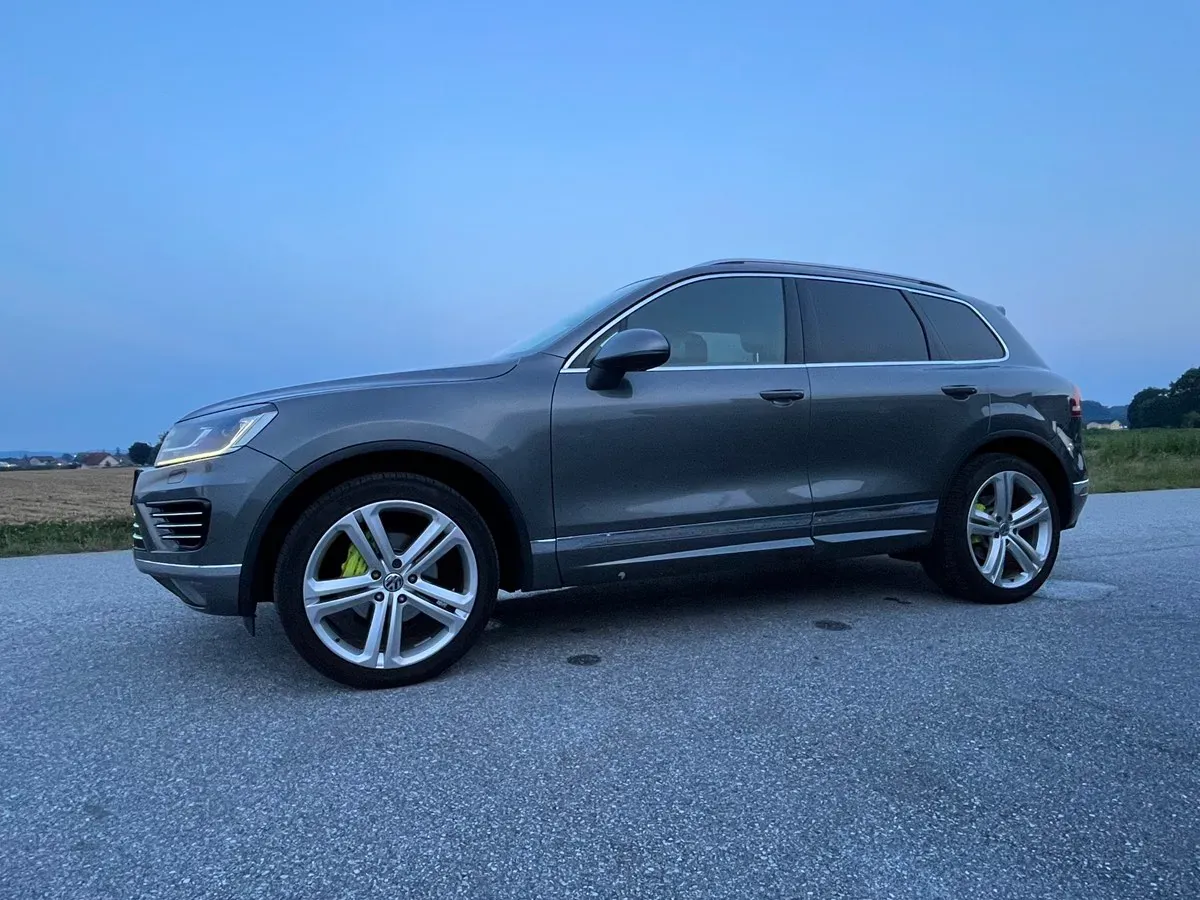 Volkswagen Touareg 2015 photo 2