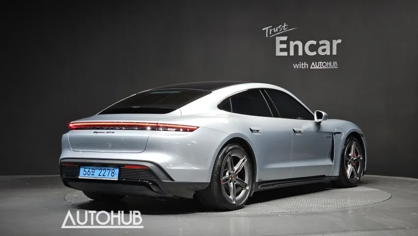 Porsche Taycan 2026 photo 2