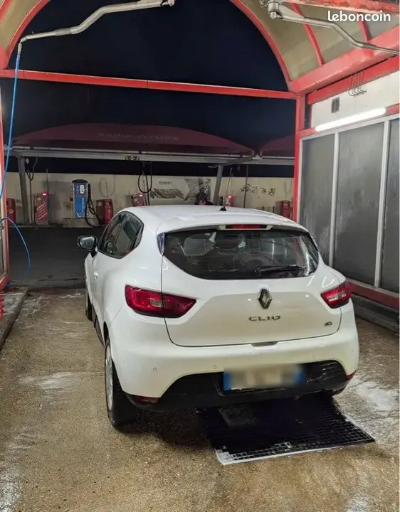 Renault Clio 2015 photo 2