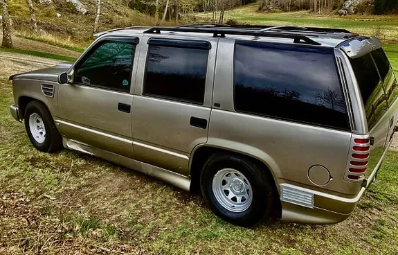 Chevrolet Tahoe 1999 photo 2