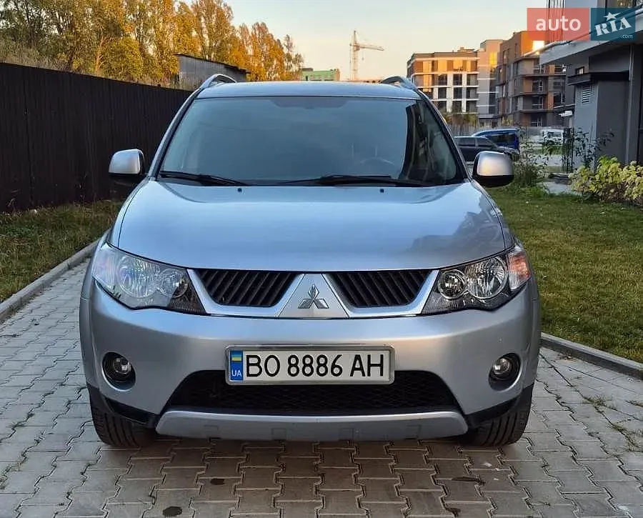 Mitsubishi Outlander 2008 photo 2