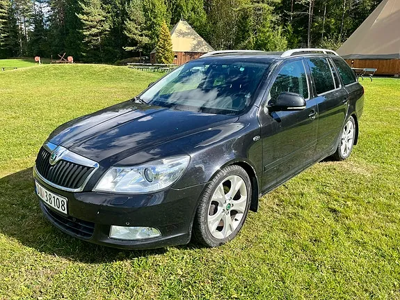Skoda Octavia 2010 photo 3