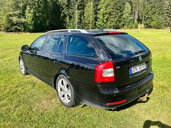 Skoda Octavia 2010 photo 5