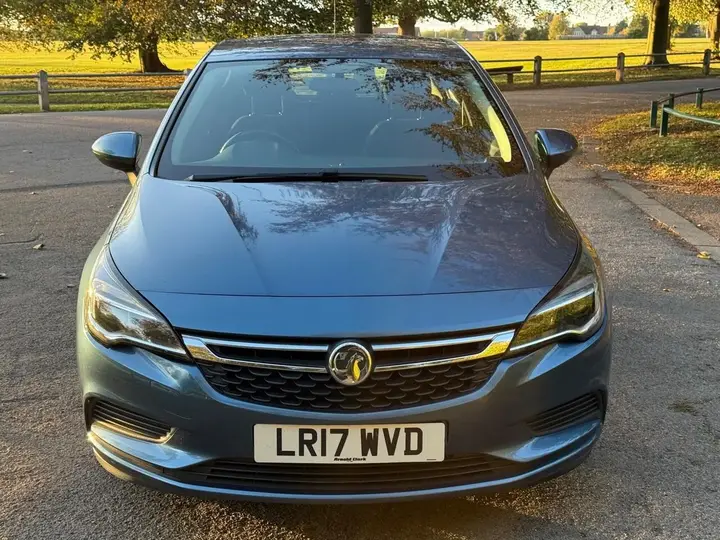 Vauxhall Astra 2017 photo 3