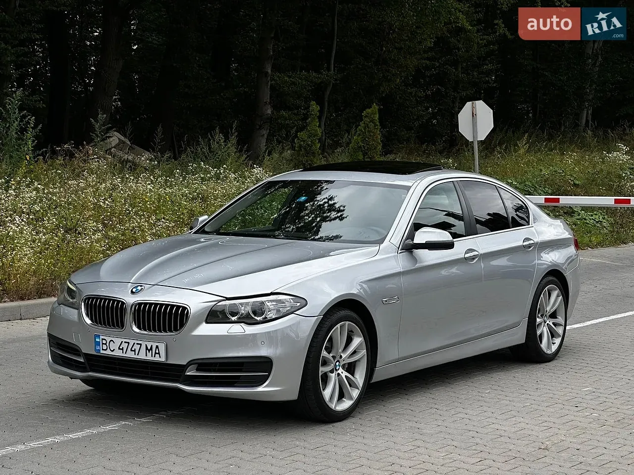 BMW 5 Series 2013 photo 2
