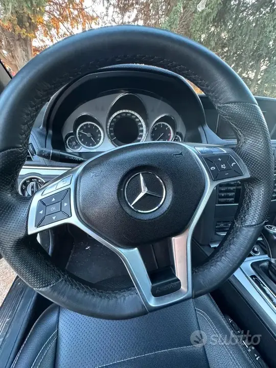 Mercedes-Benz E-Class 2012 photo 4