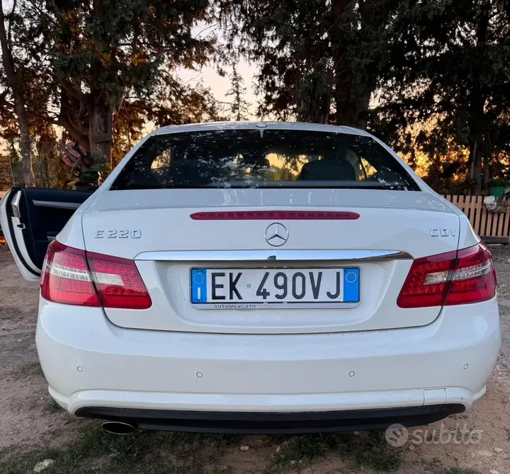 Mercedes-Benz E-Class 2012 photo 5