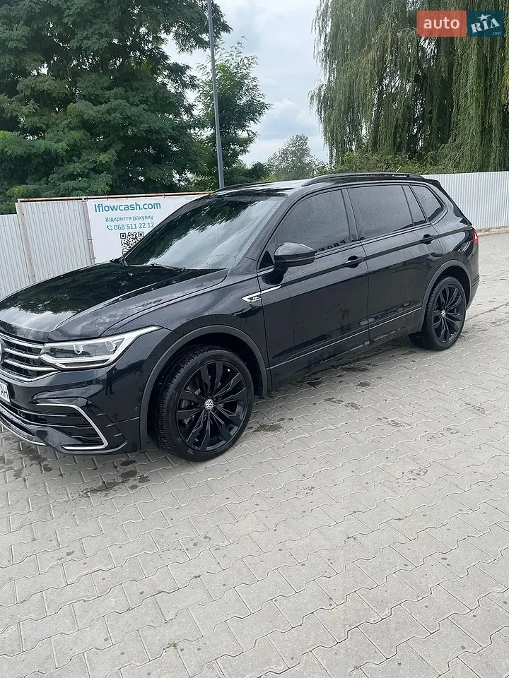 Volkswagen Tiguan 2021 photo 2
