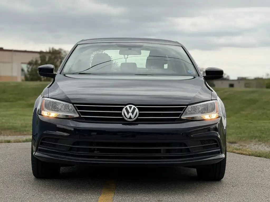 Volkswagen Jetta 2017 photo 2