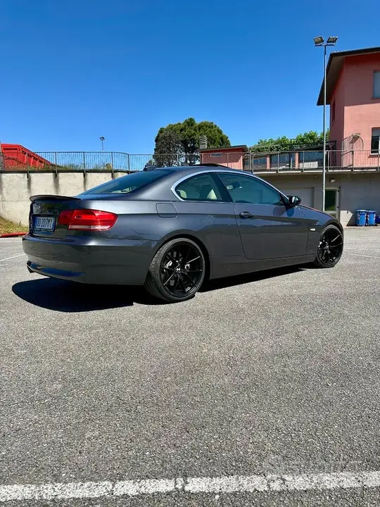BMW 330I 2006 photo 2