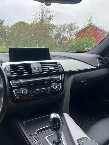 BMW 320I 2019 photo 5