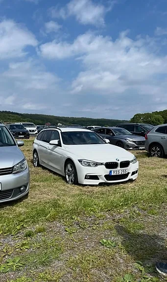 BMW 320I 2019 photo 2