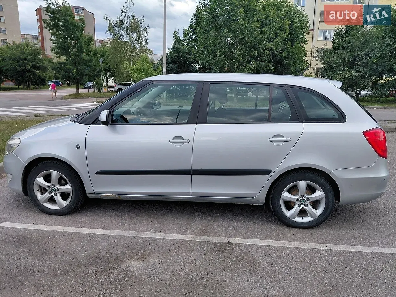 Skoda Fabia 2010 photo 4