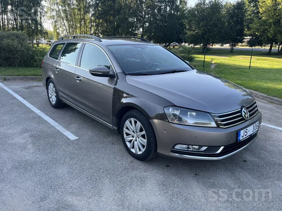 Volkswagen Passat 2011 photo 2