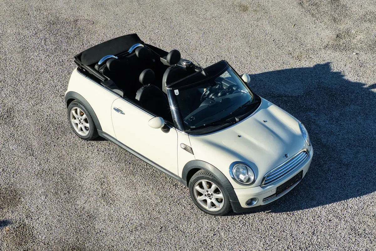 Mini Cabrio 2010 photo 2