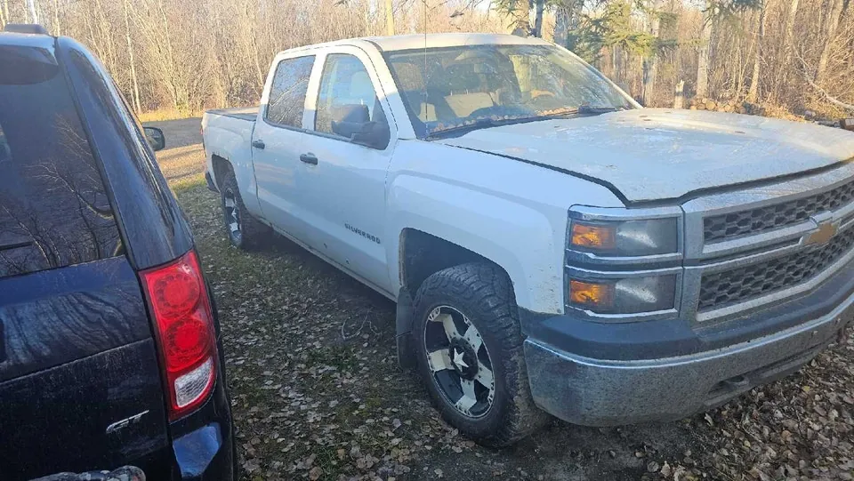 Chevrolet Silverado 1500 2014 photo 2