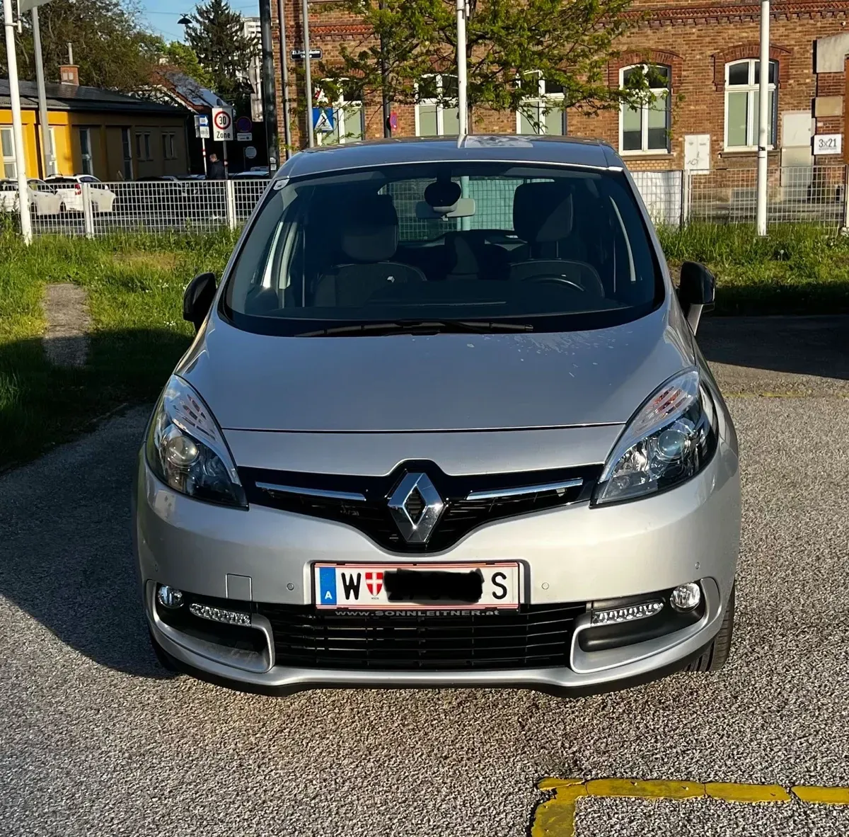 Renault Scenic 2016 photo 2