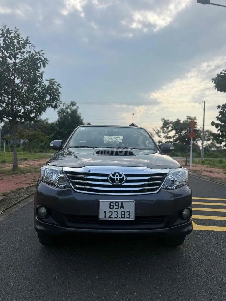 Toyota Fortuner 2014 photo 5